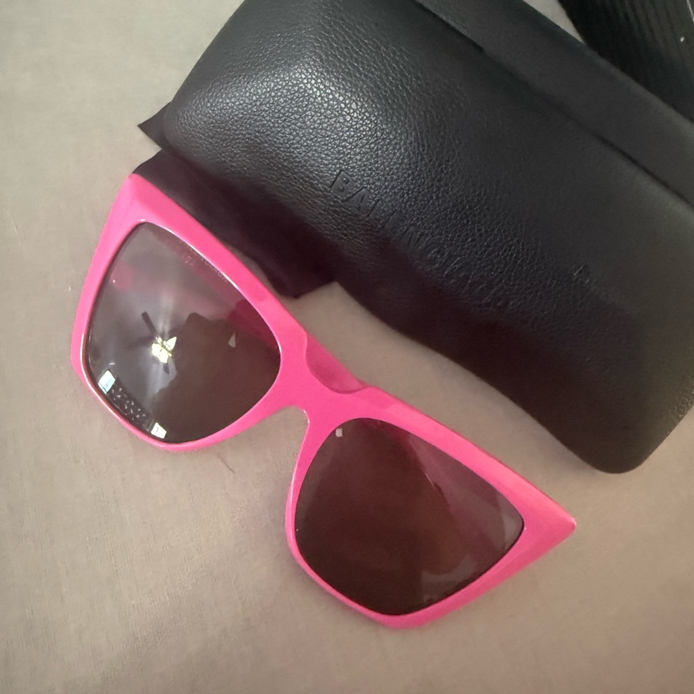 Balenciaga Pink Sunglasses with Black Case - Picture 1 of 4